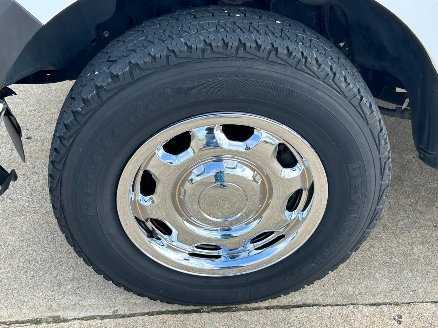 2014 White /Gray Ford F-150 XL SuperCab 6.5-ft. Bed 2WD (1FTEX1CM8EK) with an 3.7L V6 DOHC 24V engine, 6-Speed Automatic transmission, located at 17760 Hwy 62, Morris, OK, 74445, (918) 733-4887, 35.609104, -95.877060 - Photo#30